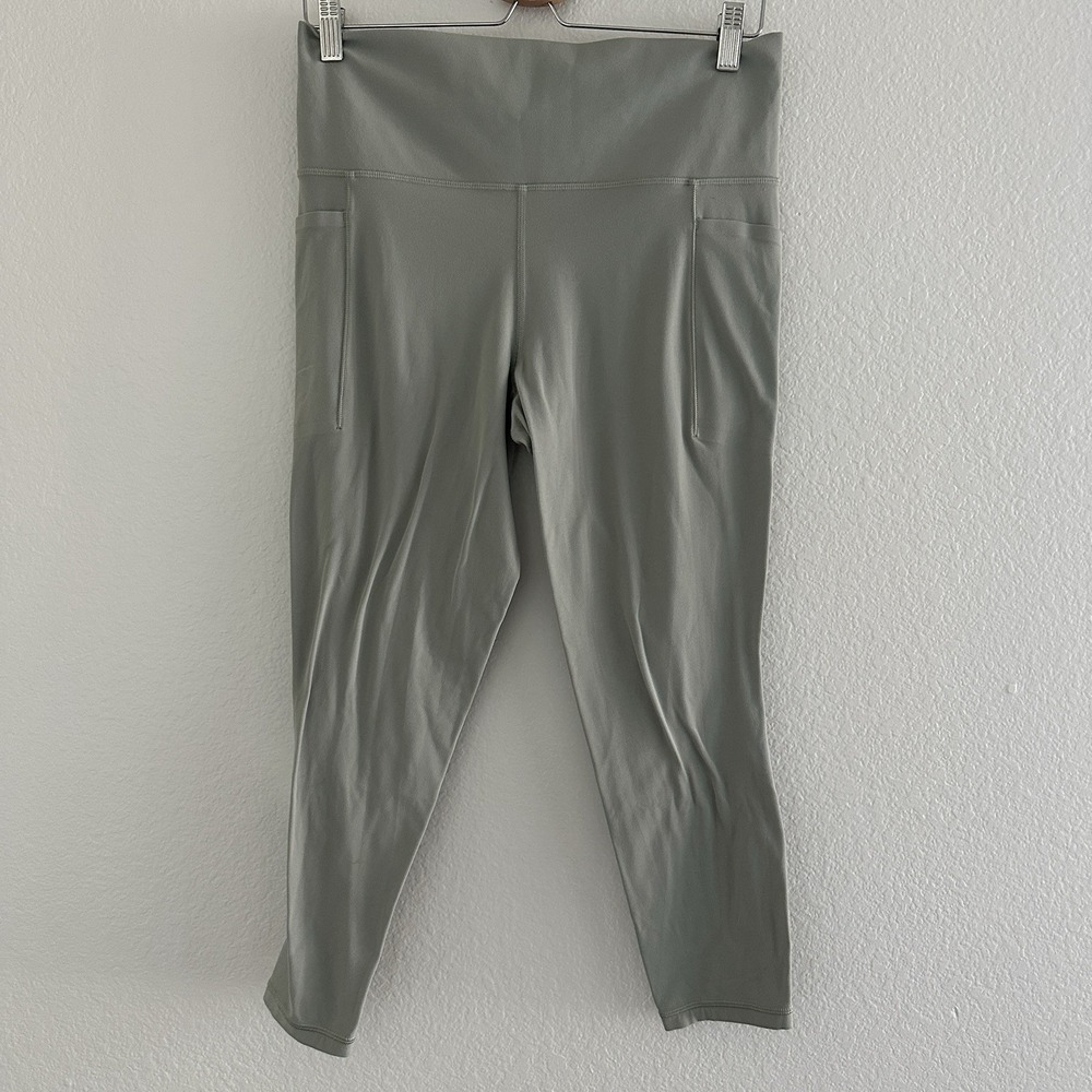 Athleta Salutation 7/8 Tight Womens L Sage Green High Rise Pockets Leggings